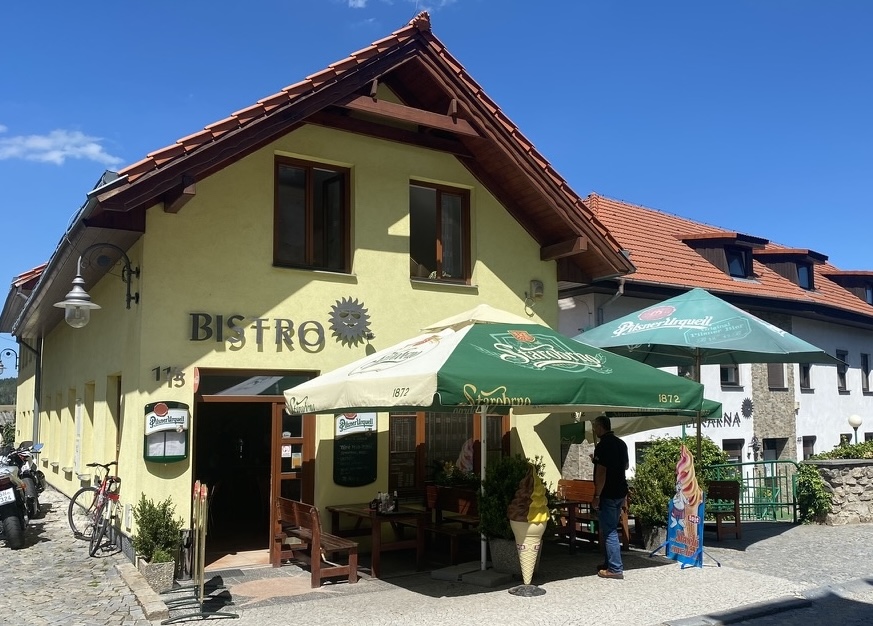 Bistro Sluníčko leto venku